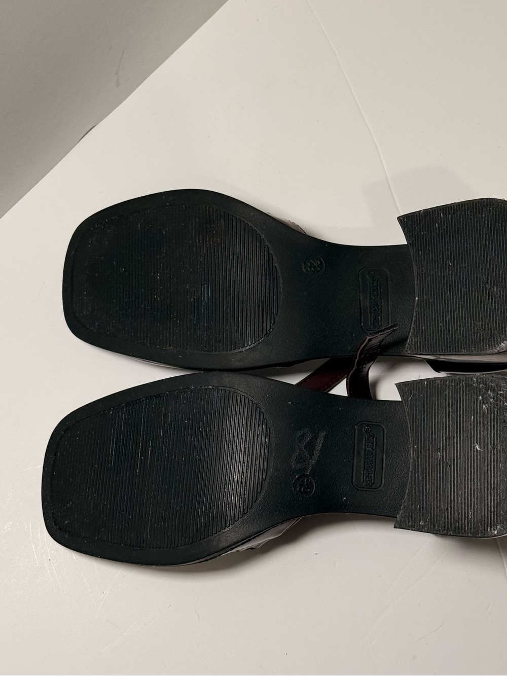 Seychelles Burgundy Mary Jane Ankle Strap Chunky Block Heel Raquel Sz 6.5 Goth - Picture 8 of 8